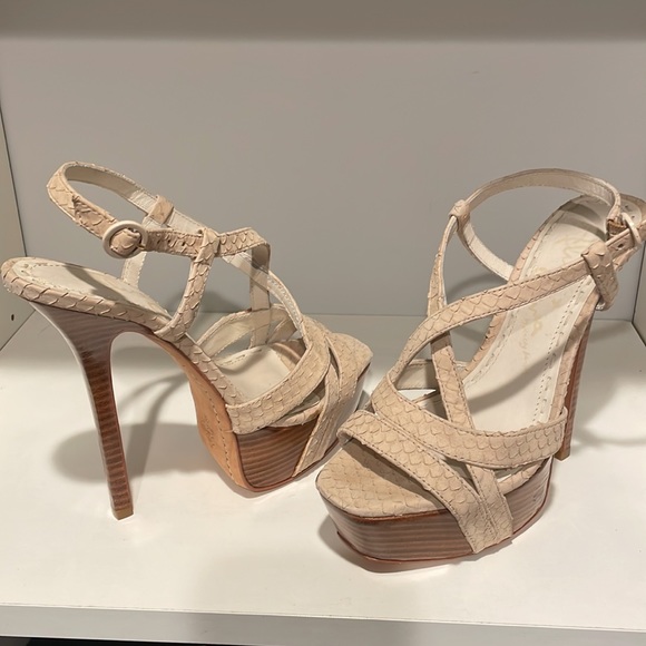 Alice and Olivia Cream Python strapped heels - Picture 5 of 5